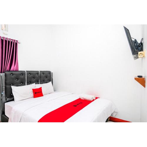 RedDoorz Syariah near Alun Alun Wonosobo 4