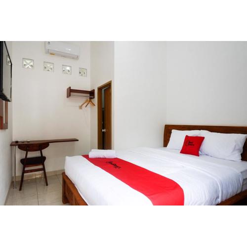 RedDoorz Syariah near Exit Tol Krapyak Semarang