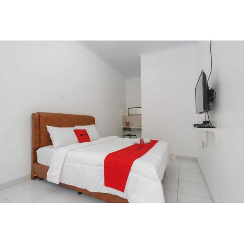 RedDoorz Syariah near Exit Toll Jatiwarna 2