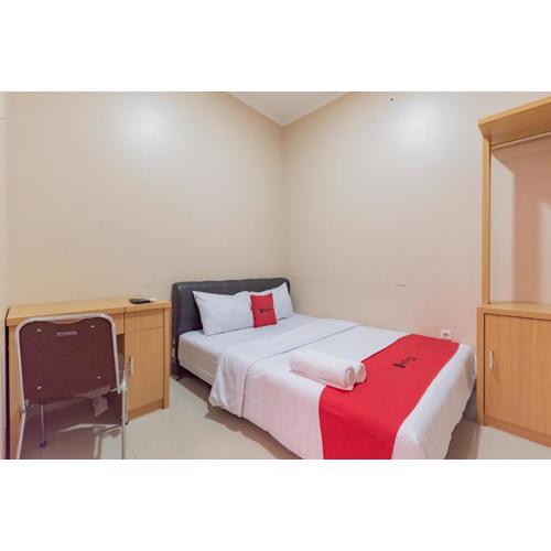 RedDoorz Syariah near Exit Toll Subang