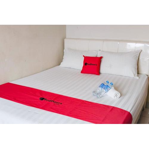 RedDoorz Syariah near Gatot Subroto Lampung 4