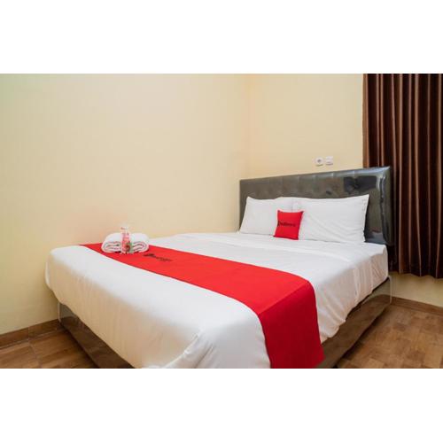 RedDoorz Syariah near Jembatan Merah Plaza