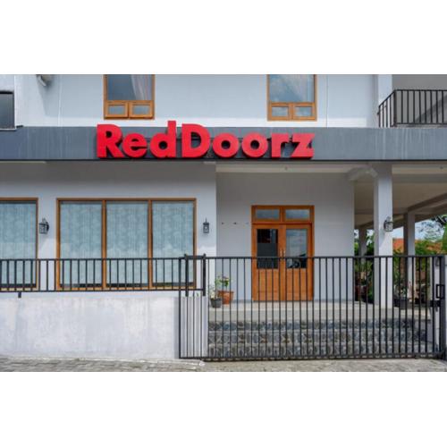 RedDoorz Syariah near Kawasan Sam Poo Kong 2