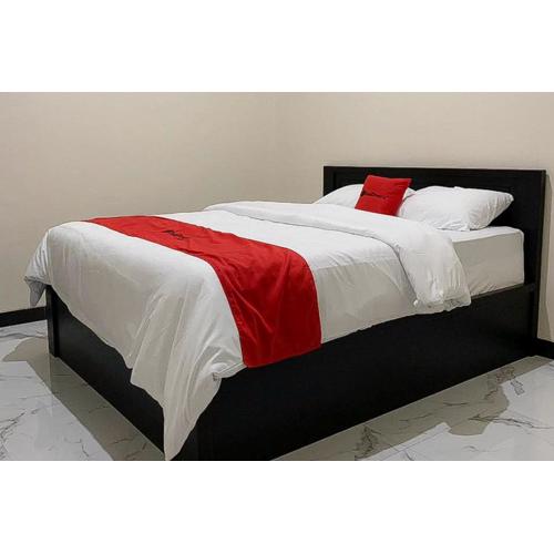 RedDoorz Syariah near Kawasan Simpang Lima Pati