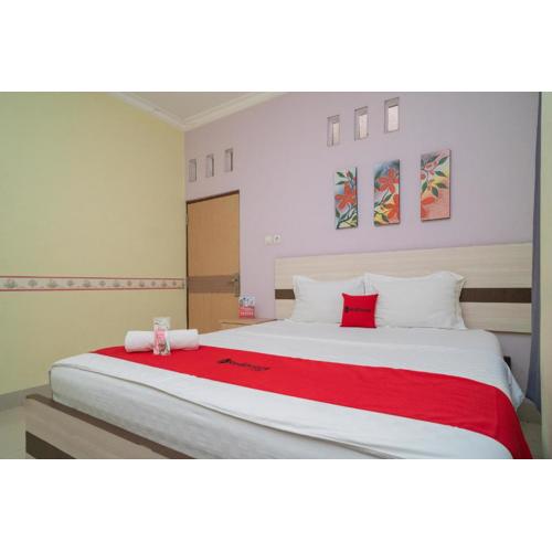 RedDoorz Syariah Near Lapangan Dwiwarna Barabai