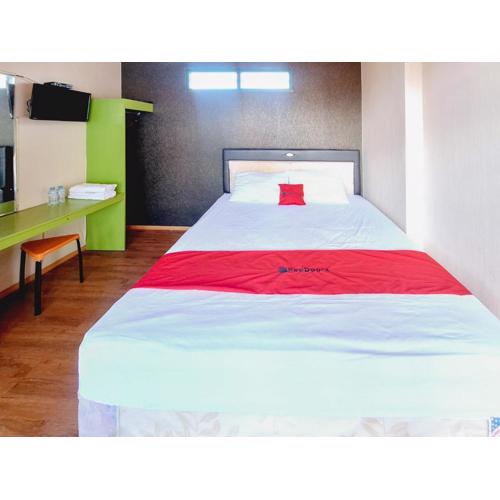 RedDoorz Syariah near Lippo Plaza Batu