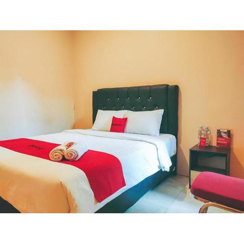 RedDoorz Syariah near Lippo Plaza Sidoarjo