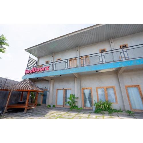 RedDoorz Syariah near Lombok Epicentrum Mall