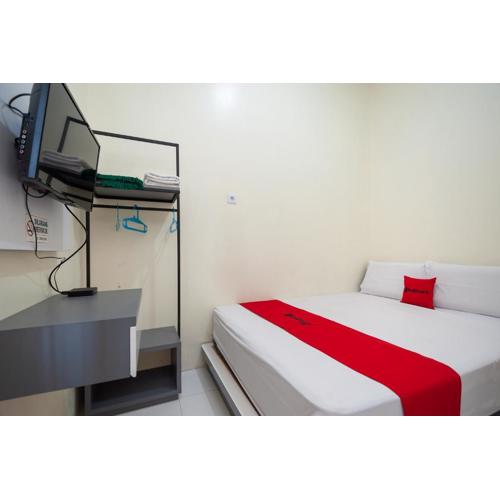 RedDoorz Syariah near RS Tentara Solok