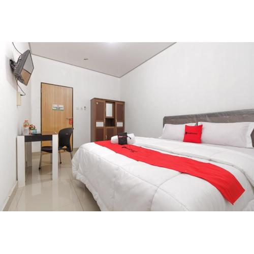 RedDoorz Syariah near RSU Suaka Insan Banjarmasin