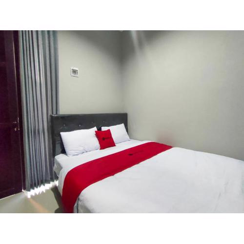 RedDoorz Syariah near Rumah Sakit Soewandhie