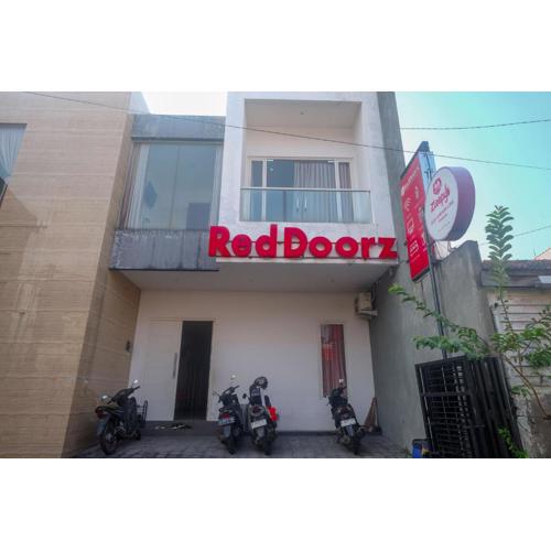 RedDoorz Syariah Near Simpang Lima Semarang