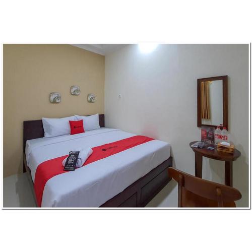 RedDoorz Syariah near Solo Square Mall