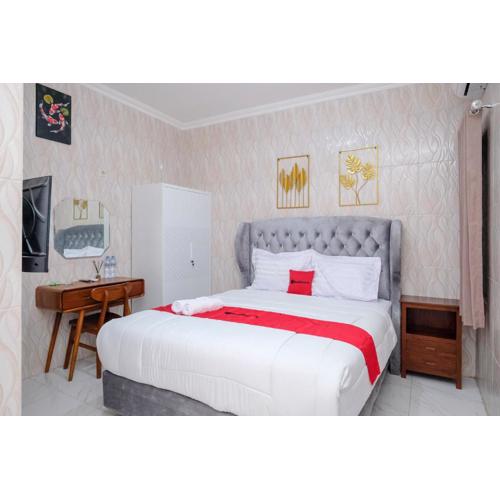 RedDoorz Syariah near Stasiun Gubeng 2