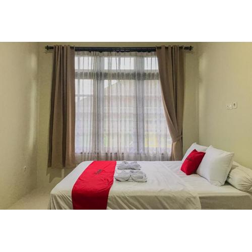 RedDoorz Syariah near Stasiun Madiun 2