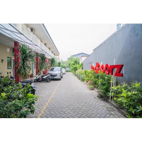 RedDoorz Syariah near Suncity Mall Sidoarjo