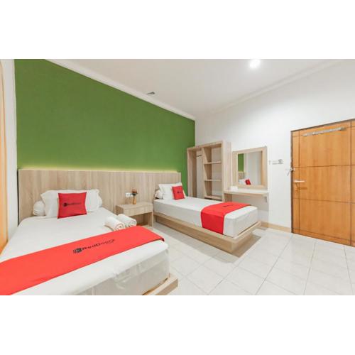 RedDoorz Syariah near Taman Bekapai 2