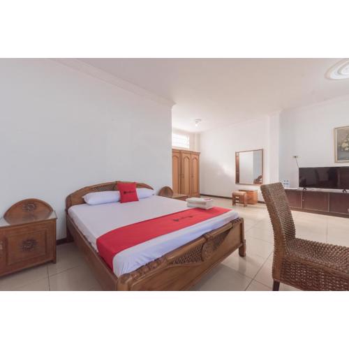 RedDoorz Syariah near Taman Kota Kuningan