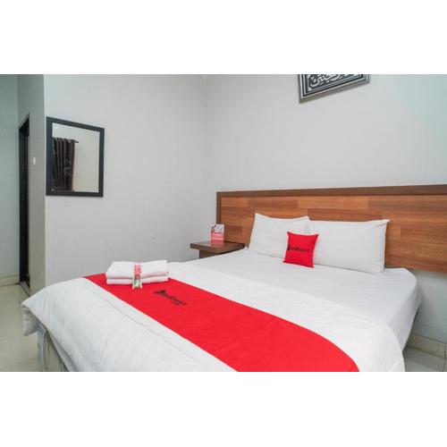 RedDoorz Syariah Near Tugu Dodol Kandangan