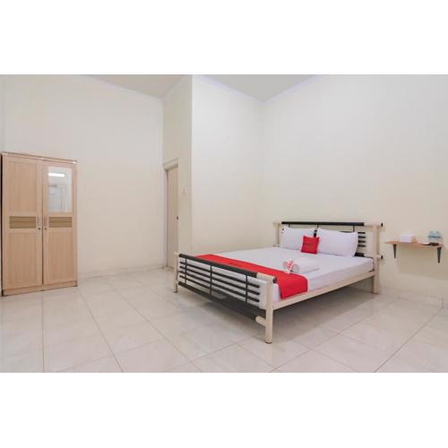 RedDoorz Syariah near Tugu Pandanwangi Cianjur