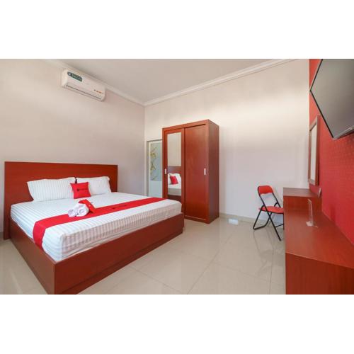 RedDoorz Syariah near UISU Medan