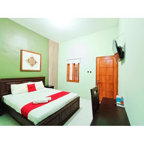 RedDoorz Syariah near Universitas 17 Agustus Banyuwangi