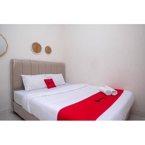 RedDoorz Syariah near Universitas Mercu Buana Kampus 2 Yogyakarta