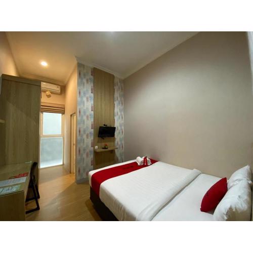 RedDoorz Syariah near Universitas Negeri Malang