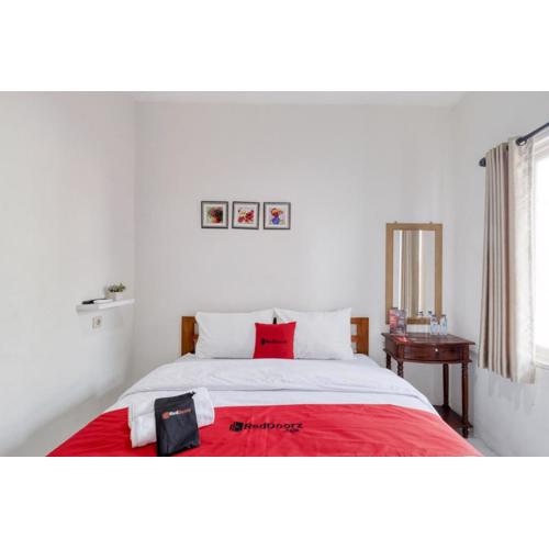 RedDoorz Syariah near Wijilan 2 Yogyakarta