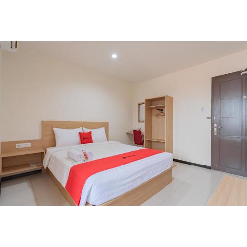 RedDoorz Syariah Plus near Tanjungpura University 2 Pontianak