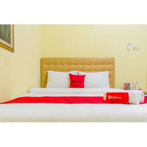 RedDoorz Syariah @ Puri Kalijaga Street