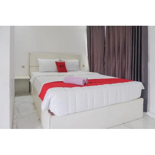 RedDoorz Syariah @ Raya Punten Batu