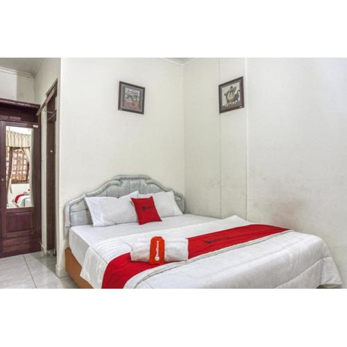 RedDoorz Syariah @ Raya Tajem Maguwo