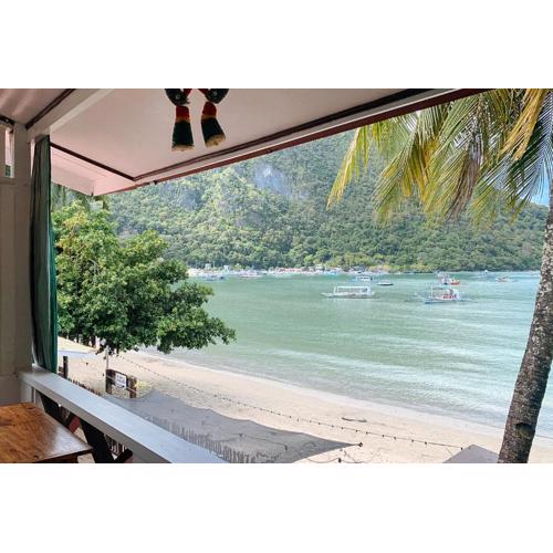 RedDoorz @ Tandikan Beach Cottages