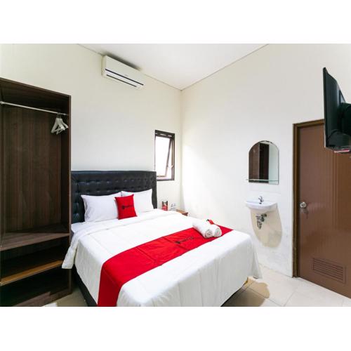 RedDoorz @ Urip Sumoharjo Solo