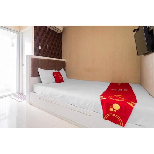 RedLiving Apartemen Bassura City - Ens Room