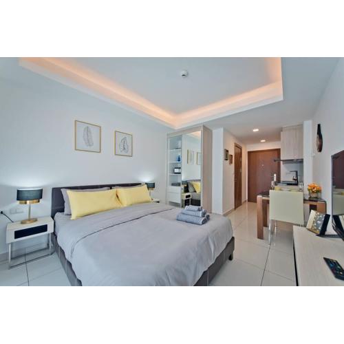 REFINED INTERIOR Studio in Laguna Beach Resort 2.