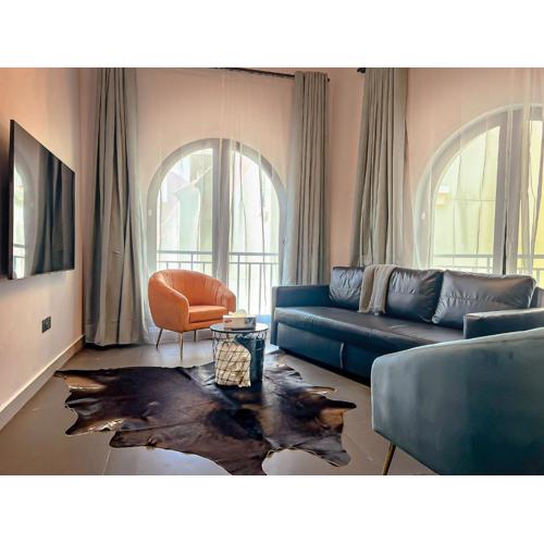 Refreshing Sunset Apartment 5min walk to Metro