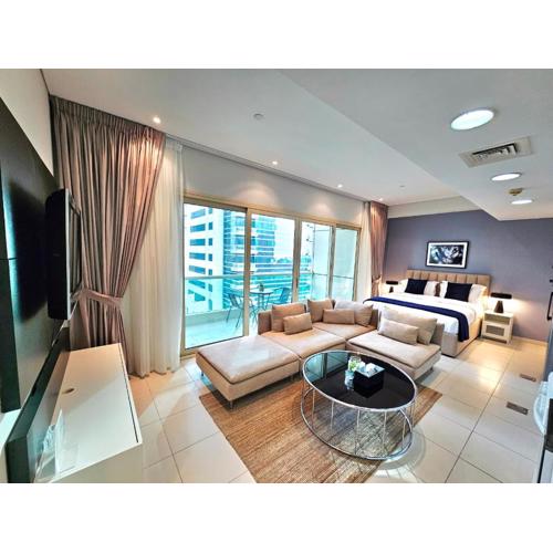 Refurbished Chic Studio with Great Amenities near JBR Beach & Marina Walk