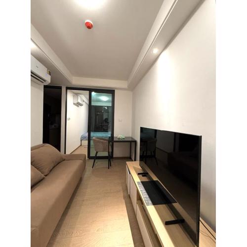 Regal 40 Srinakarin Apartment