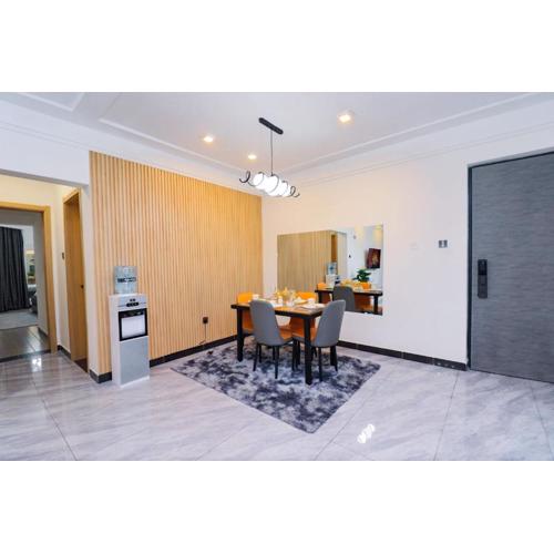 regal retreat two bedroom apartment with heated swimming pool fully equipped gym ample parking space and amazing city views