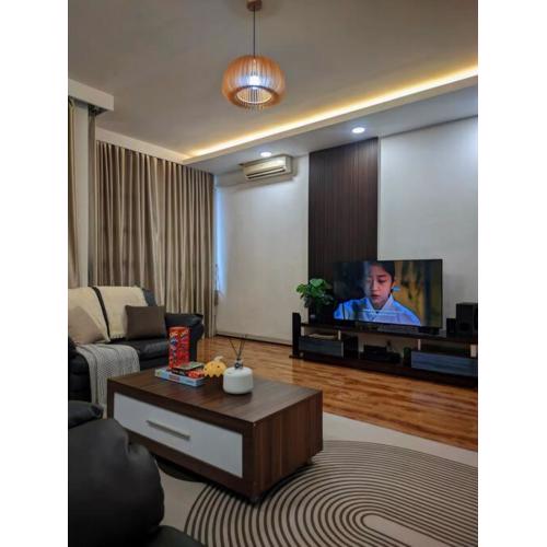 Relax & Chill 4BR Terrace House