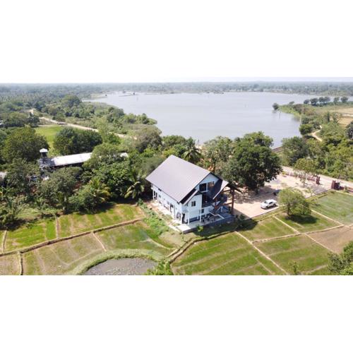 Relax Lake View Resort