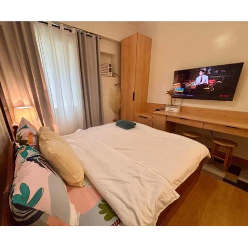 Relaxation for Family & Couples Comfort Netflix & Chill Near Mall SM Fairview Trees Residences Quezon City