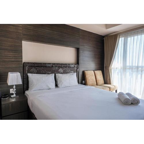 Relaxing and Homey Studio Casa De Parco Apartment By Travelio