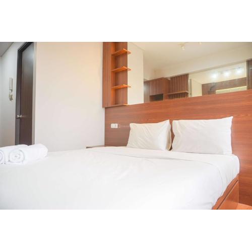Relaxing and Homey Studio Transpark Cibubur Apartment By Travelio