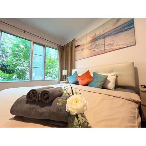 Relaxing Link to beach with pool