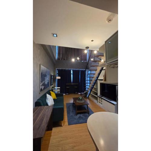 Relaxing Luxury Stay in Makati