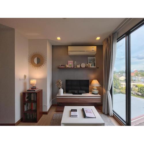 Remote work friendly apartment with fast wifi - rooftop and gym