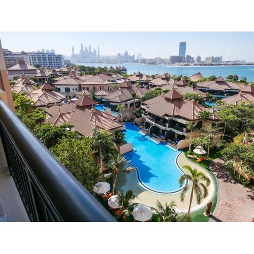 Renovated 1BR Haven in 5 Star Resort